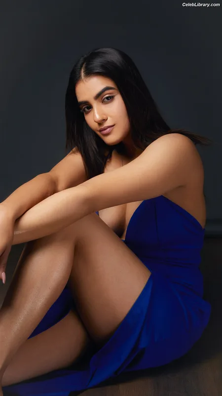 Kavya Thapar photo 10 of 22