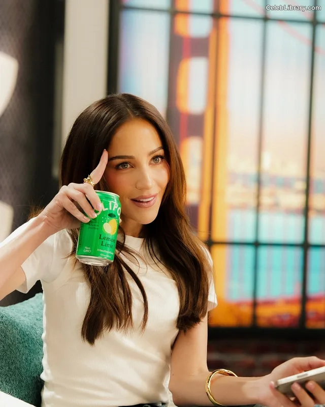 Kay Adams photo 5 of 247