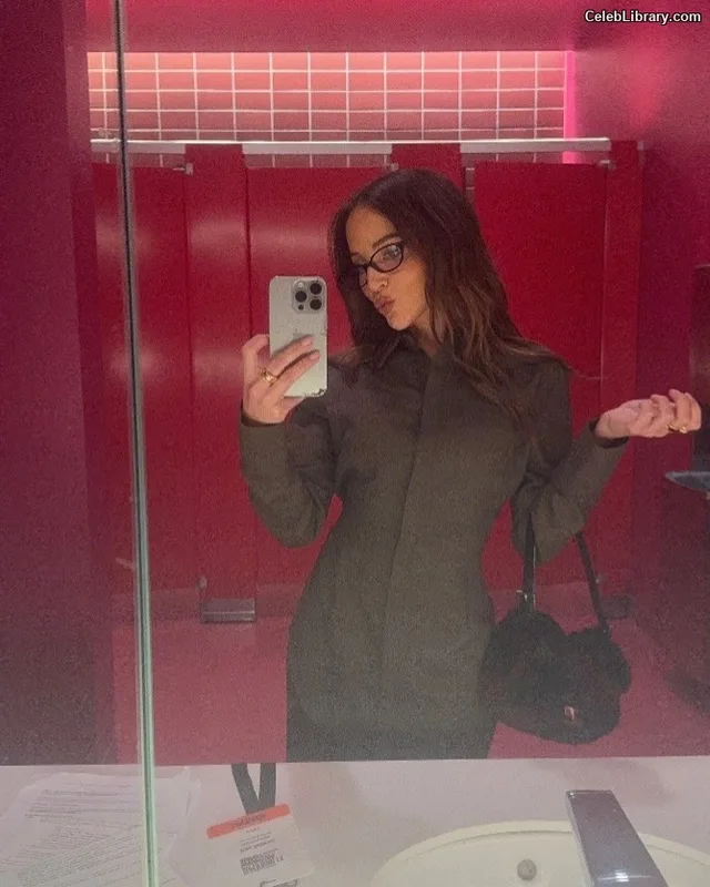 Kay Adams photo 7 of 247