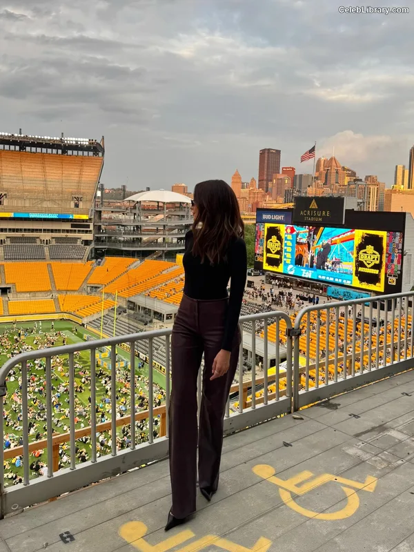 Kay Adams photo 13 of 247