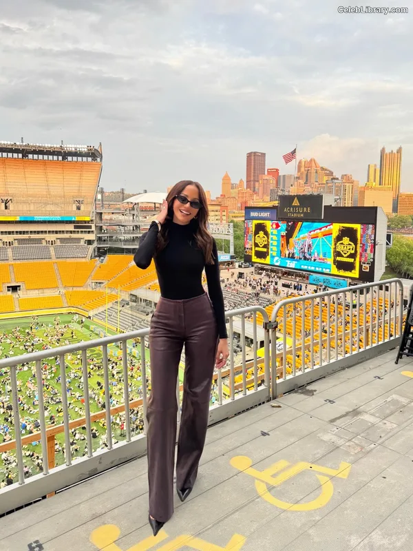 Kay Adams photo 16 of 247