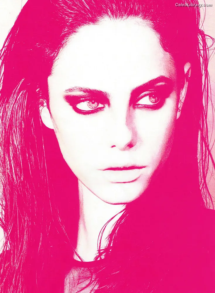 Kaya Scodelario photo 1 of 270