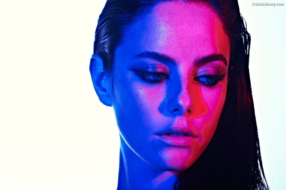 Kaya Scodelario photo 2 of 270