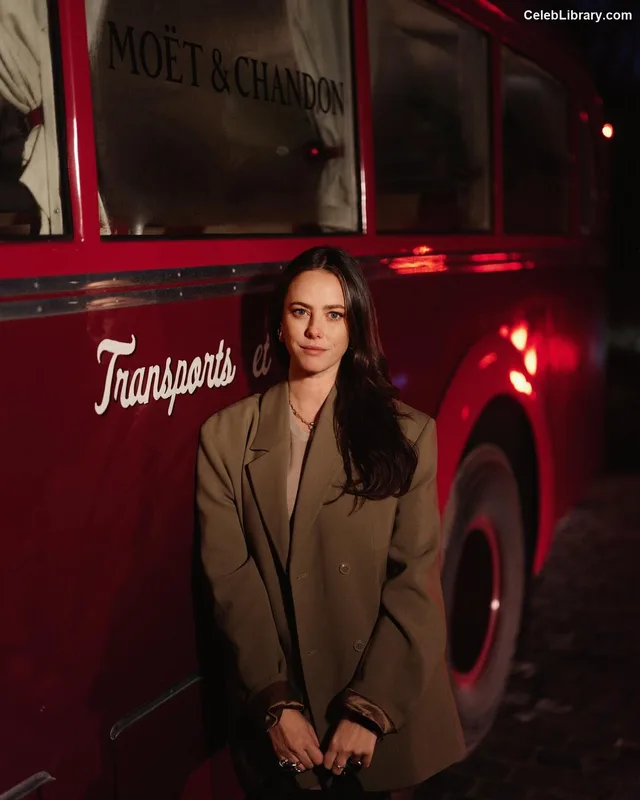 Kaya Scodelario photo 2 of 271