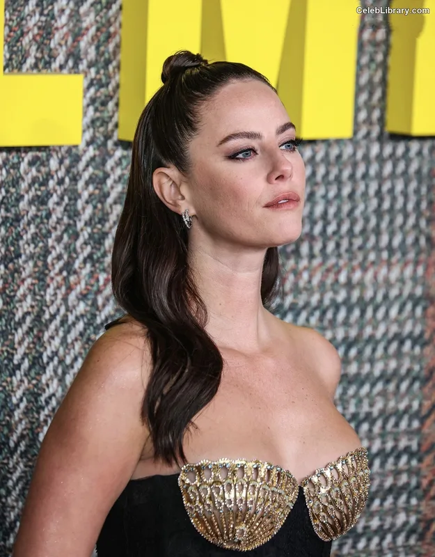 Kaya Scodelario photo 24 of 271