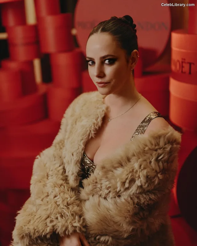 Kaya Scodelario photo 18 of 271
