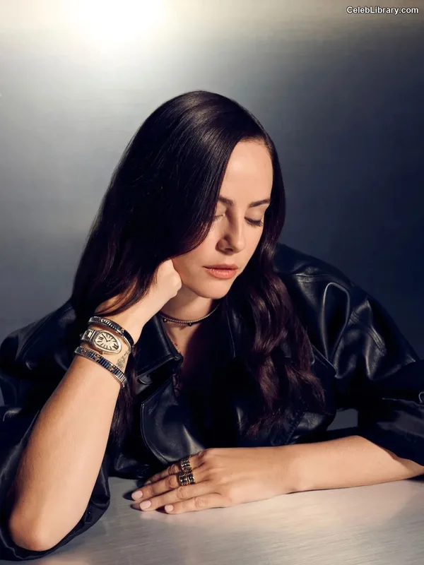 Kaya Scodelario photo 7 of 271
