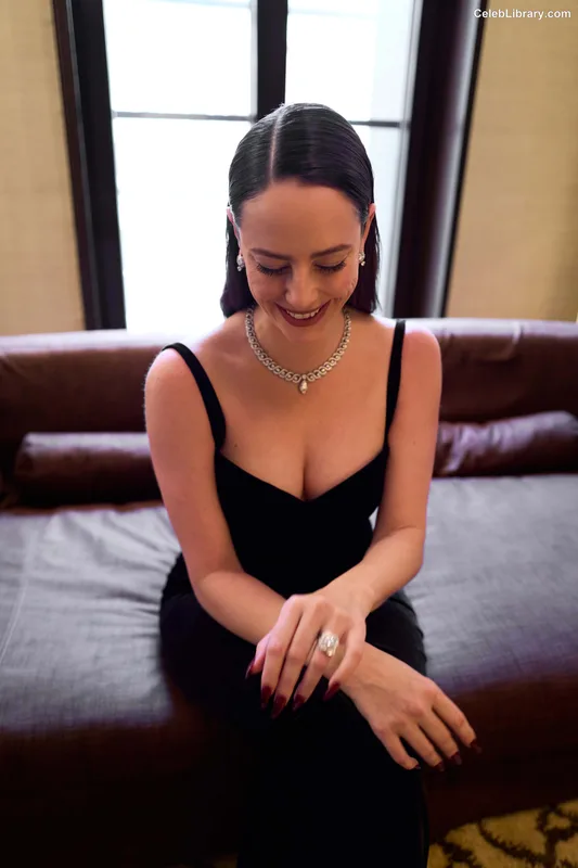 Kaya Scodelario photo 23 of 271