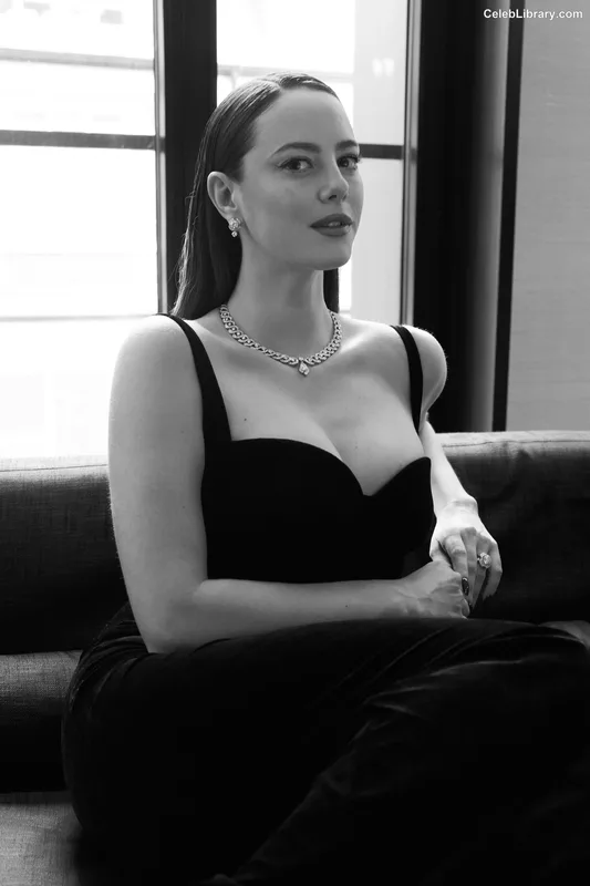 Kaya Scodelario photo 24 of 271