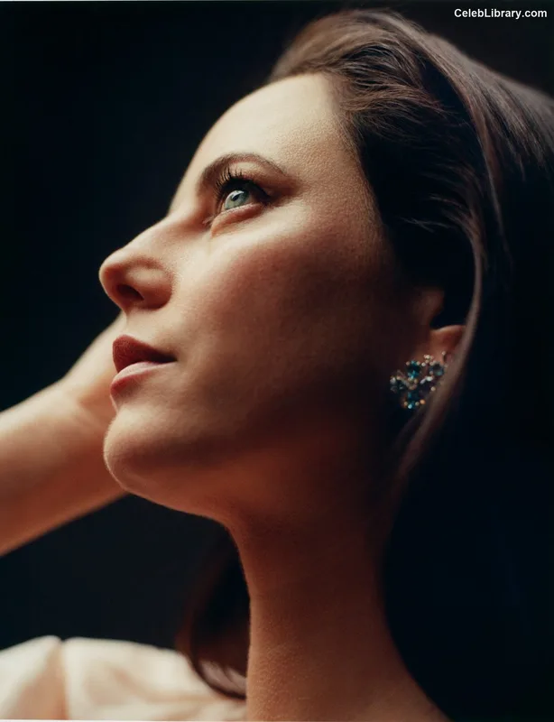 Kaya Scodelario photo 8 of 271