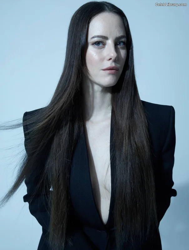 Kaya Scodelario photo 20 of 271