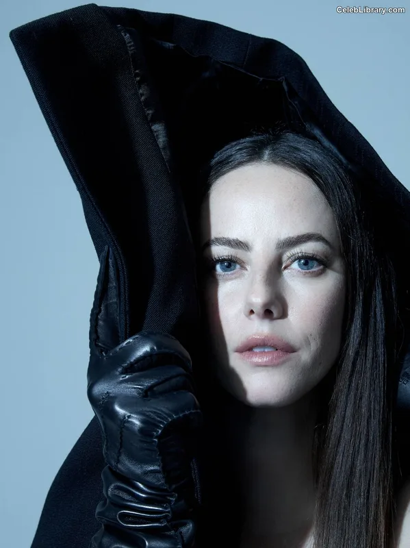 Kaya Scodelario photo 1 of 271