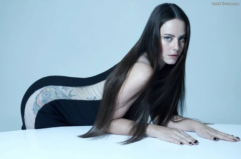 Kaya Scodelario photo 2 of 271