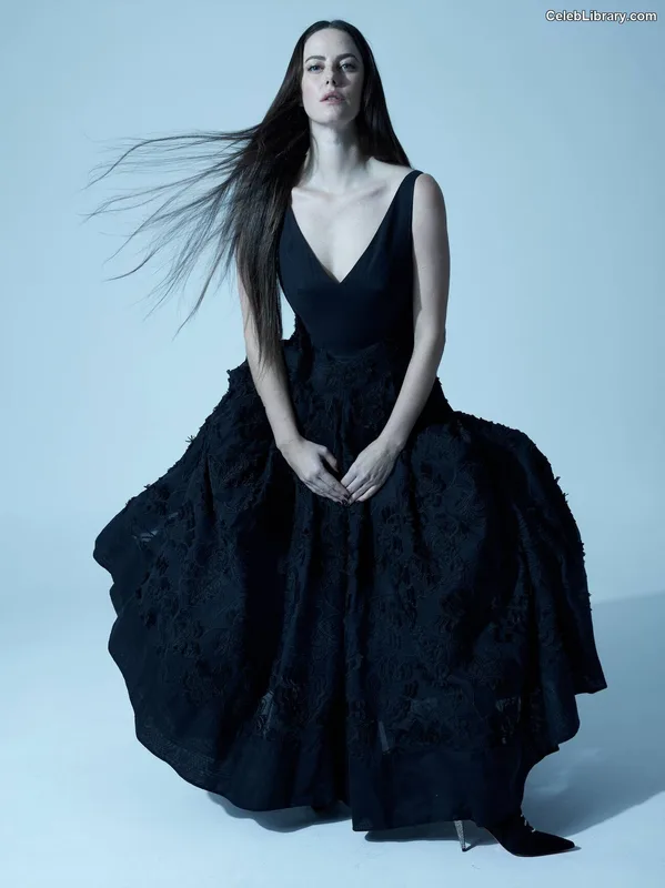 Kaya Scodelario photo 4 of 271