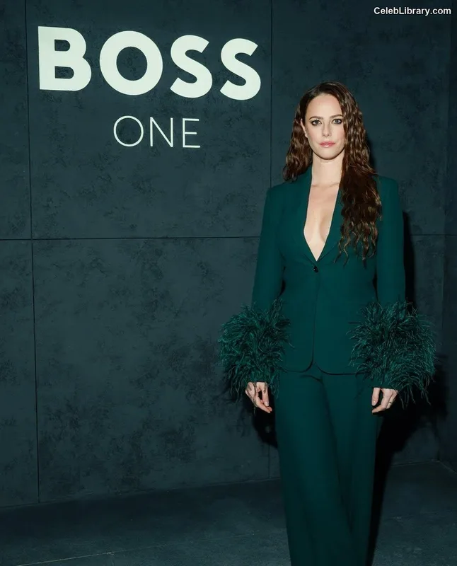 Kaya Scodelario photo 21 of 271