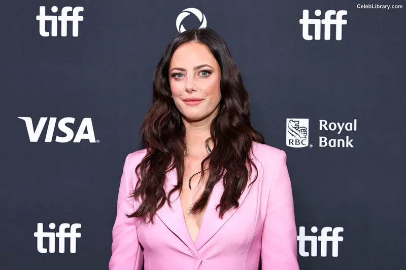 Kaya Scodelario photo 21 of 271
