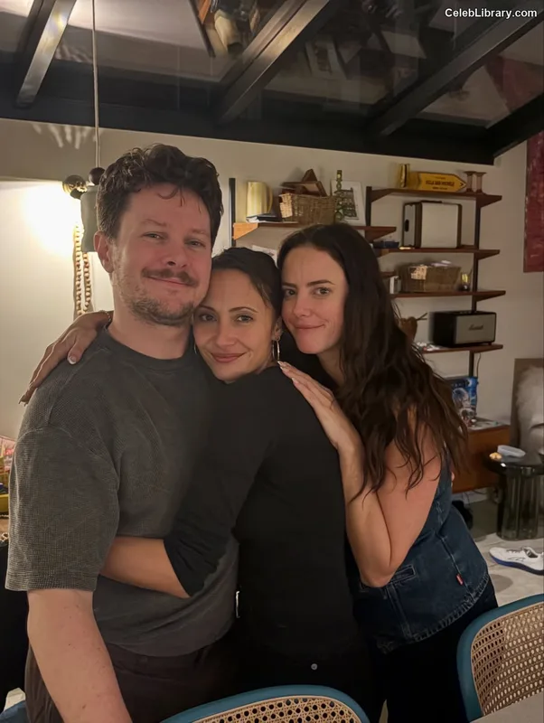 Kaya Scodelario photo 10 of 271