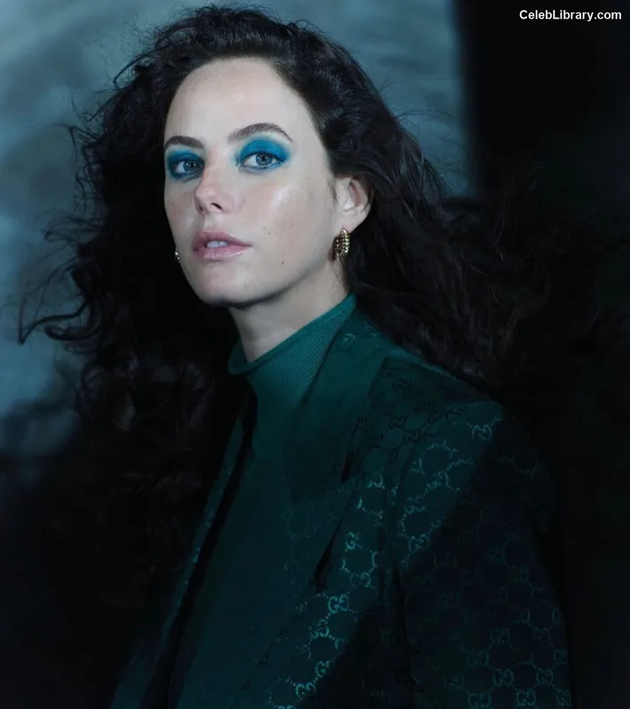 Kaya Scodelario photo 2 of 271