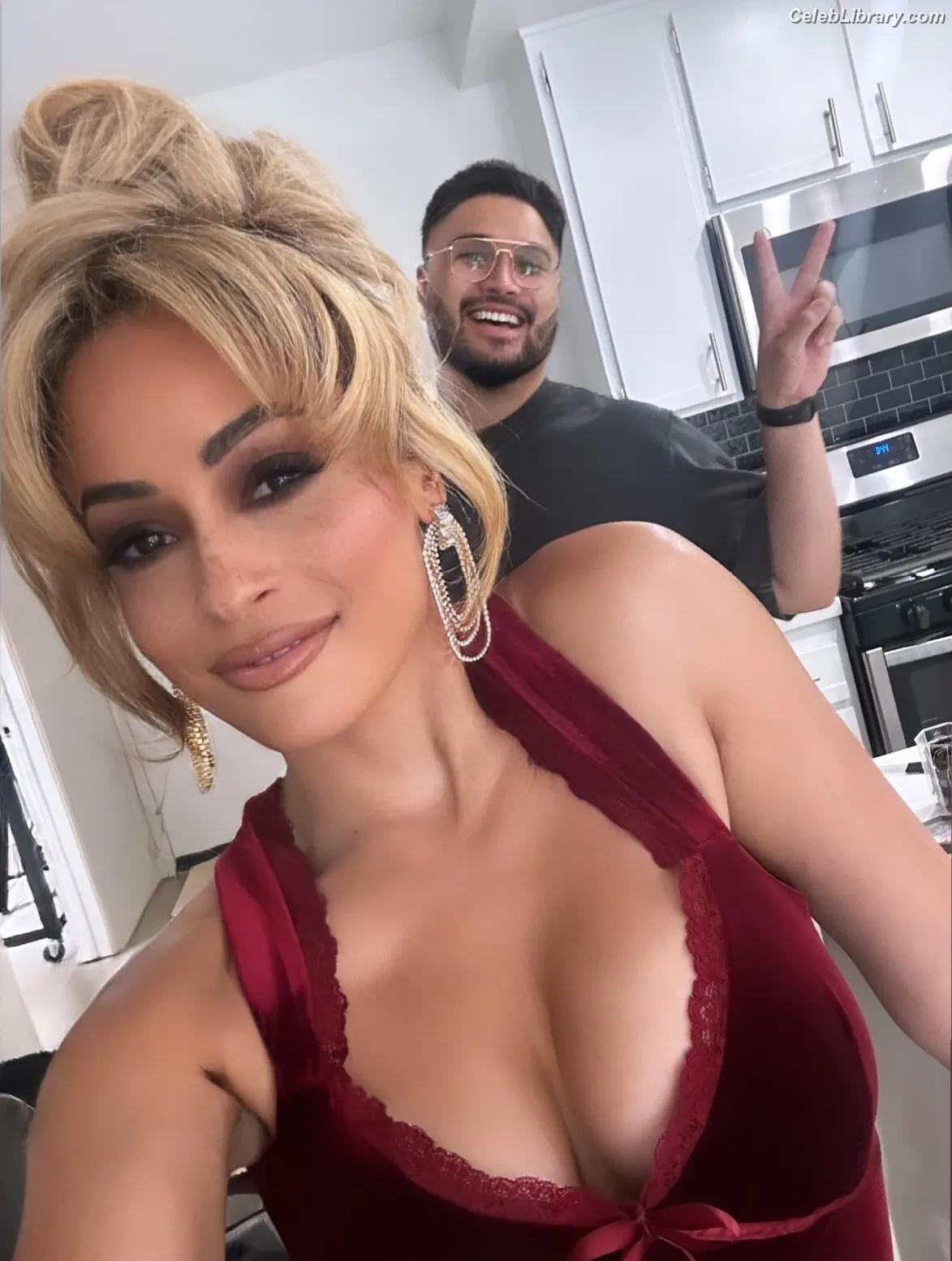 Kayla Braxton photo 6 of 544
