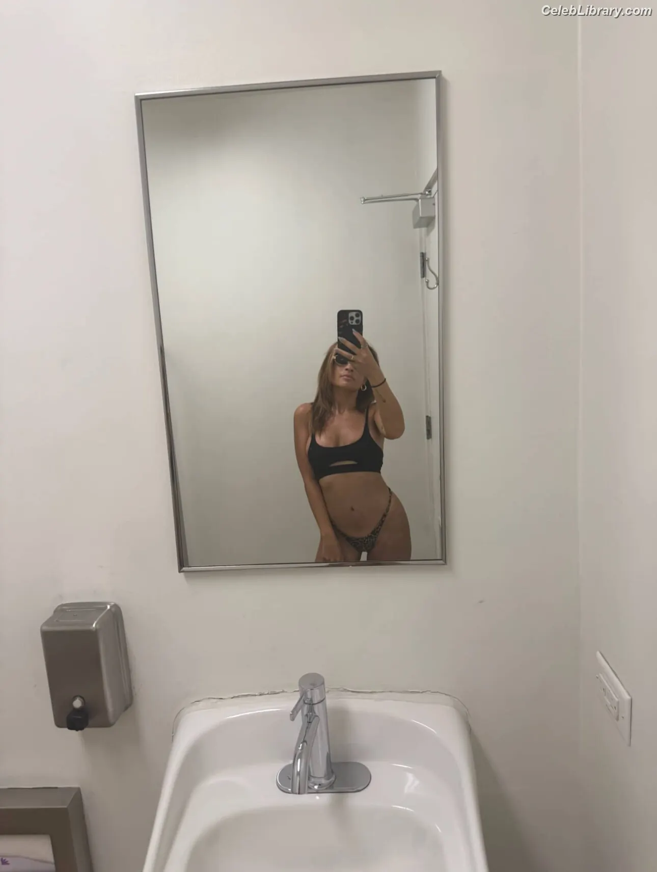 Kayla Braxton photo 17 of 544