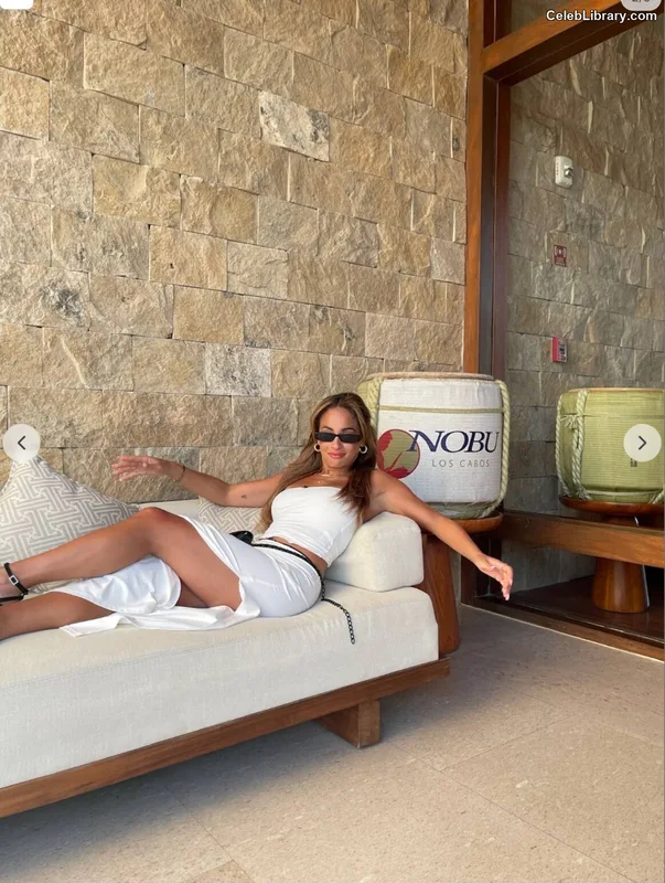 Kayla Braxton photo 8 of 545