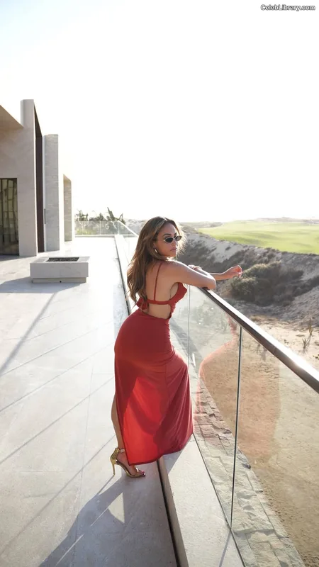Kayla Braxton photo 9 of 545