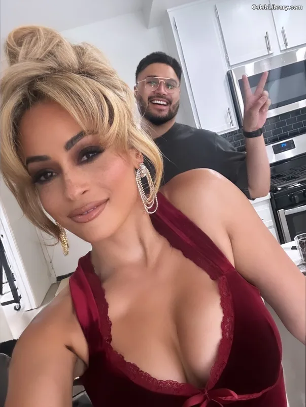 Kayla Braxton photo 6 of 545
