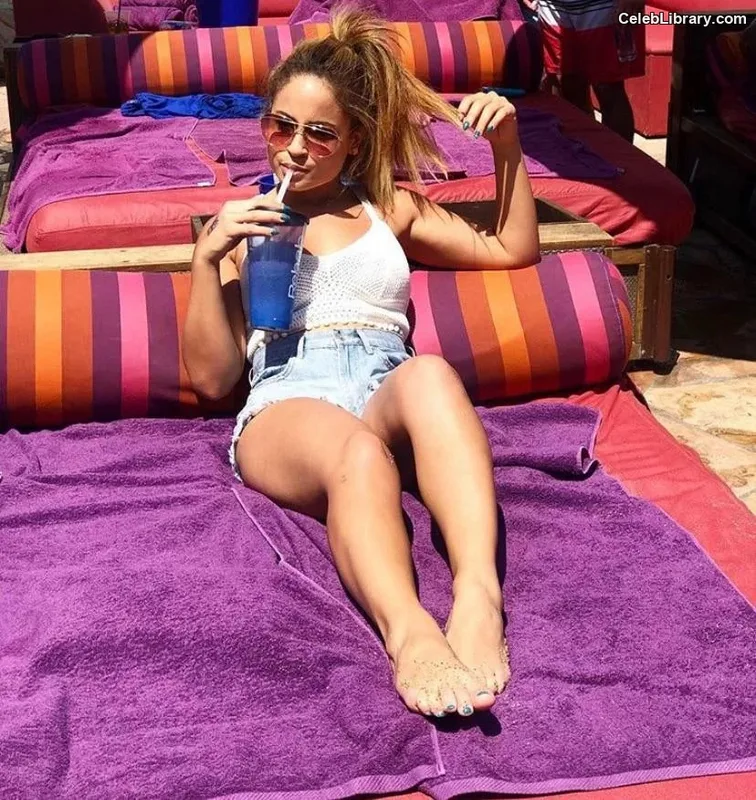 Kayla Braxton photo 4 of 545