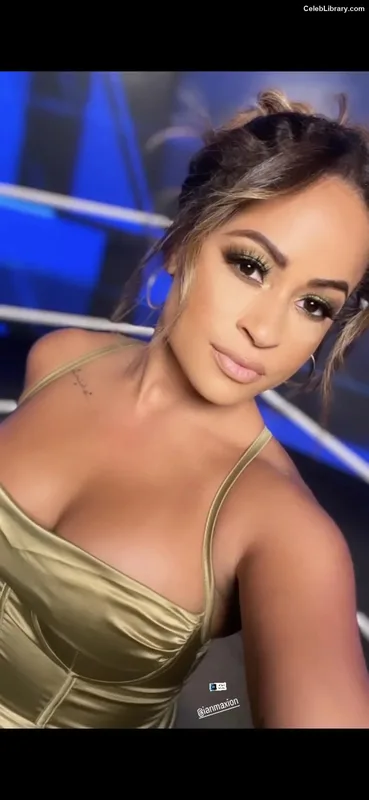 Kayla Braxton photo 14 of 545