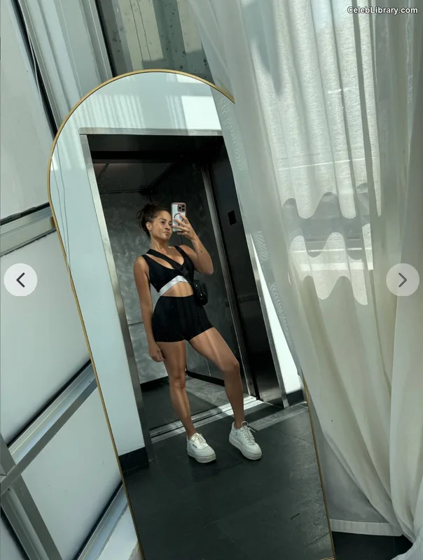 Kayla Braxton photo 14 of 545
