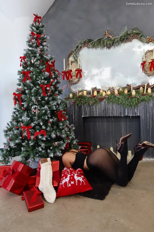 Kayla Braxton photo 16 of 545