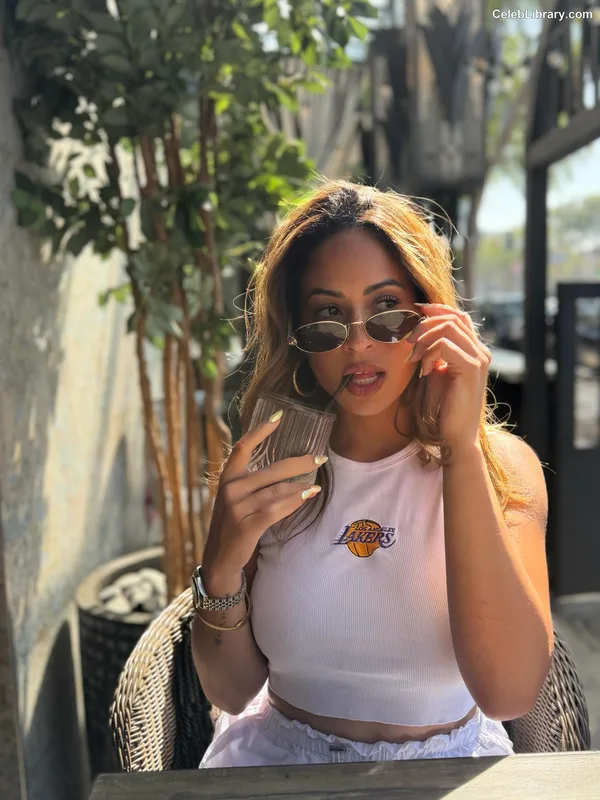 Kayla Braxton photo 6 of 545