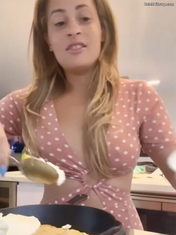 Kayla Braxton photo 11 of 545