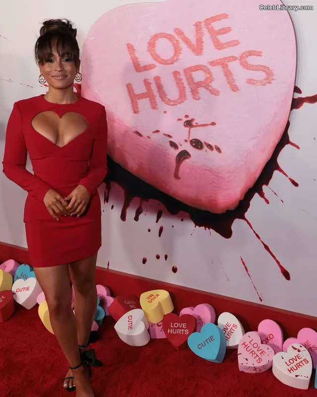 Kayla Braxton photo 2 of 545