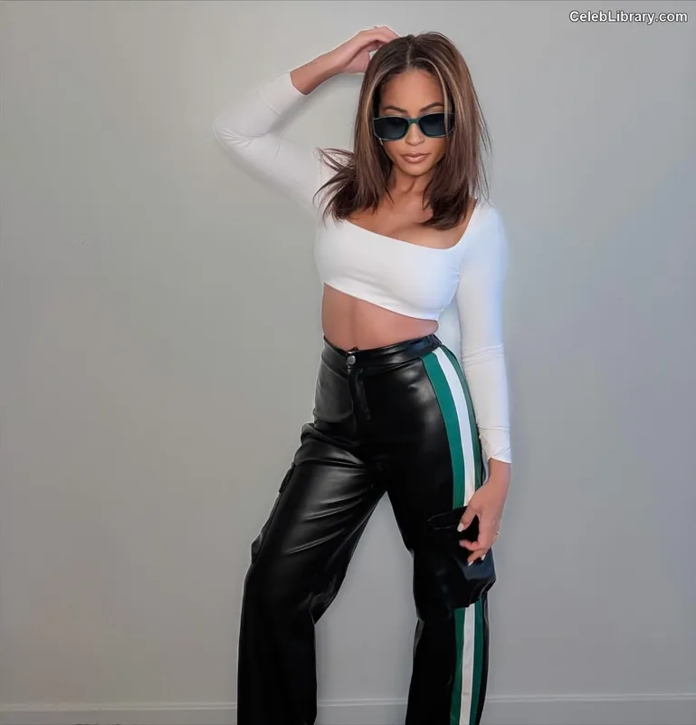 Kayla Braxton photo 7 of 545