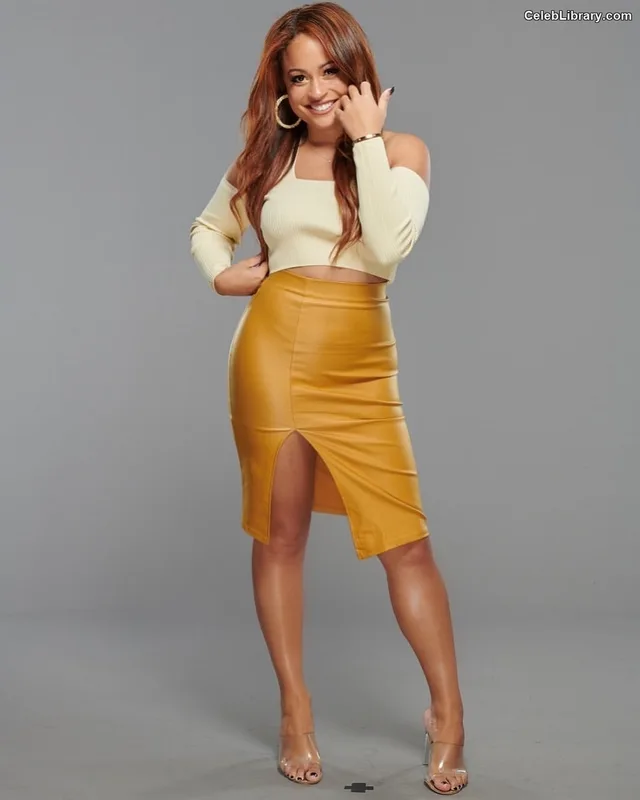 Kayla Braxton photo 21 of 545