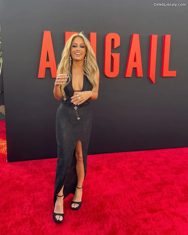 Kayla Braxton photo 3 of 545
