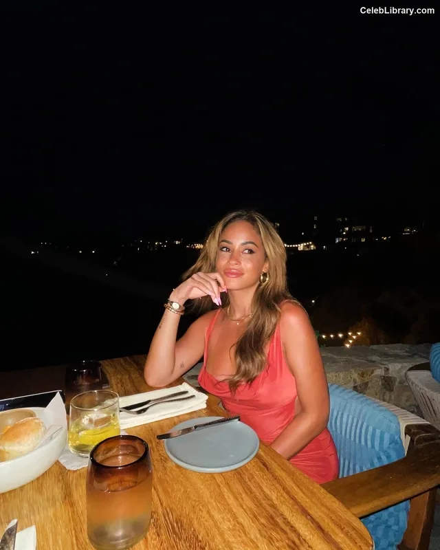 Kayla Braxton photo 6 of 545
