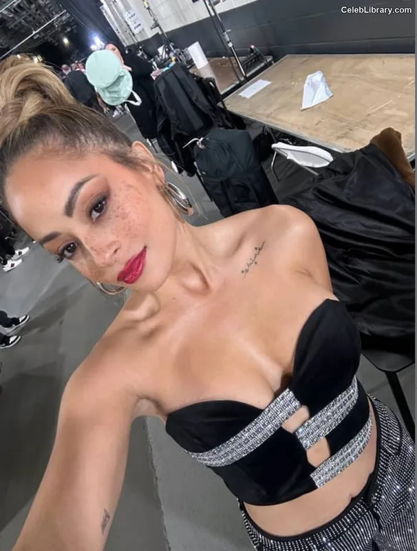 Kayla Braxton photo 6 of 545