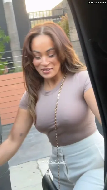 Kayla Braxton photo 15 of 545