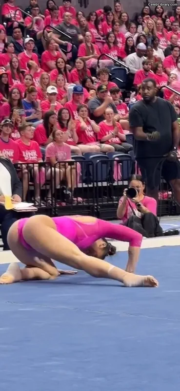 Kayla DiCello photo 7 of 419