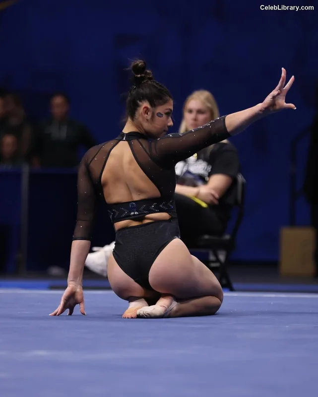 Kayla DiCello photo 5 of 419