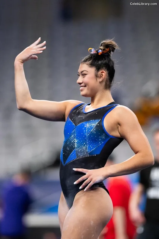 Kayla DiCello photo 4 of 419