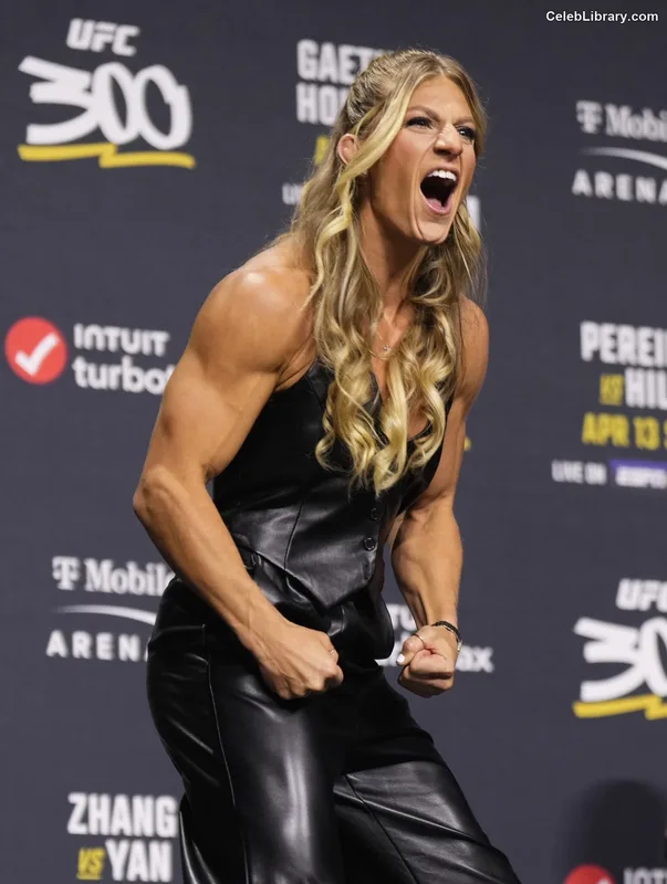Kayla Harrison photo 5 of 44