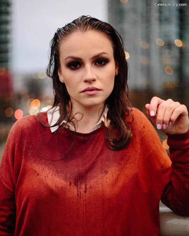 Kayla Wallace photo 1 of 86