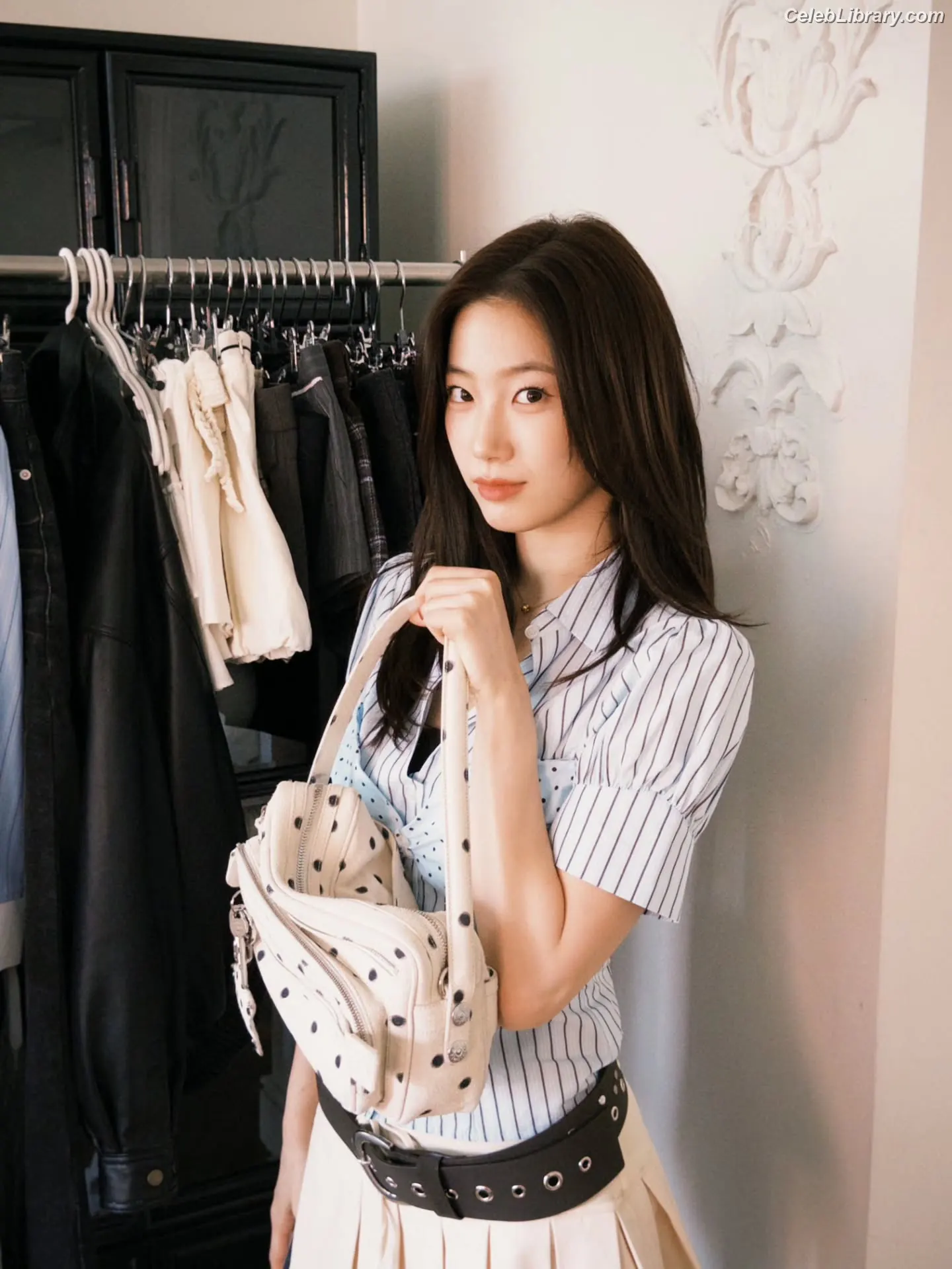 Kazuha Nakamura 中村 一葉 LESSERAFIM photo 23 of 459