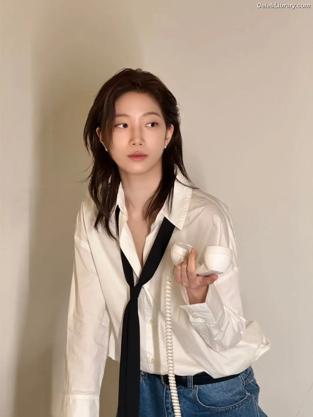 Kazuha Nakamura 中村 一葉  LESSERAFIM photo 8 of 459