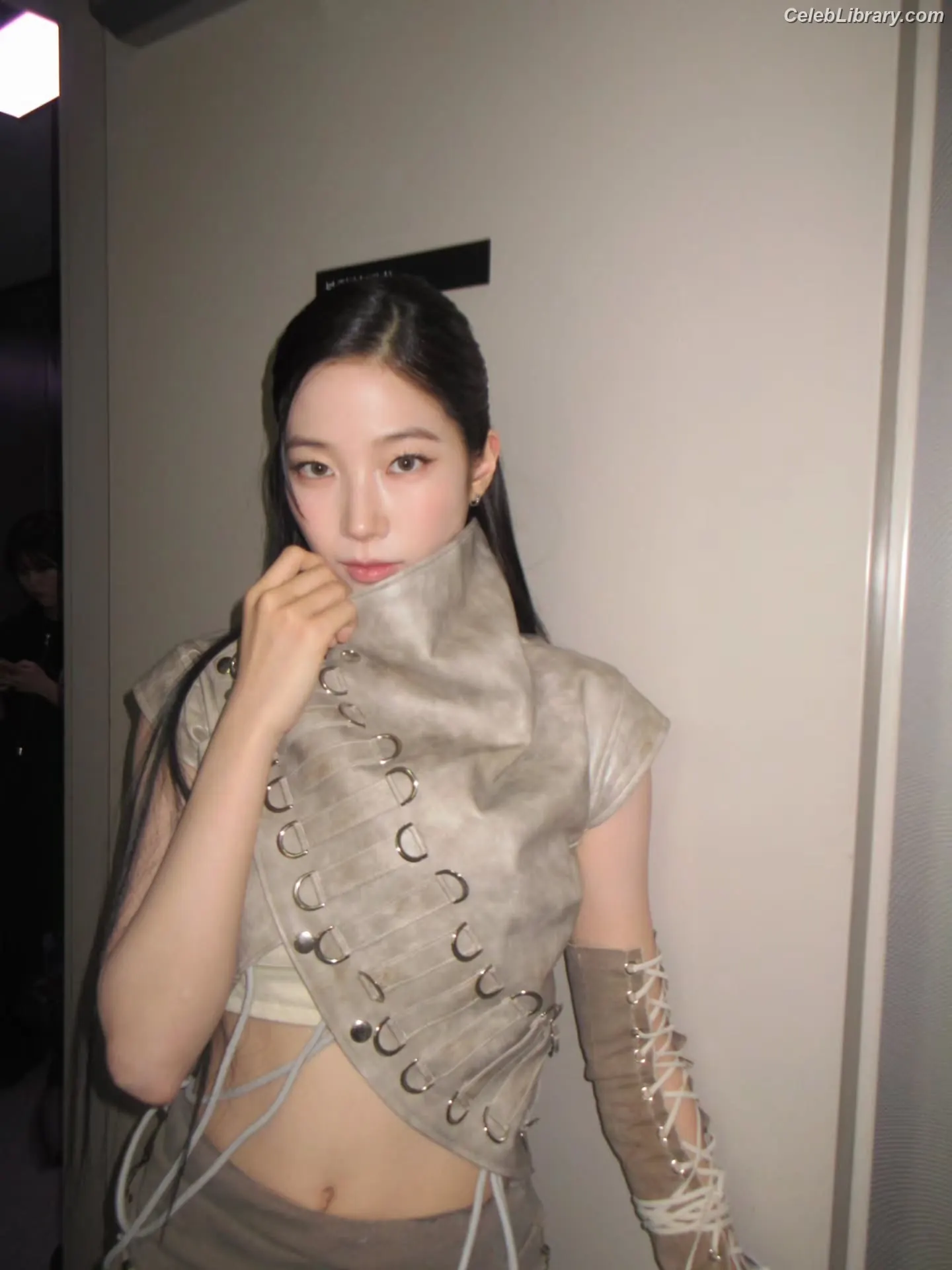 Kazuha Nakamura 中村 一葉 LESSERAFIM photo 7 of 459