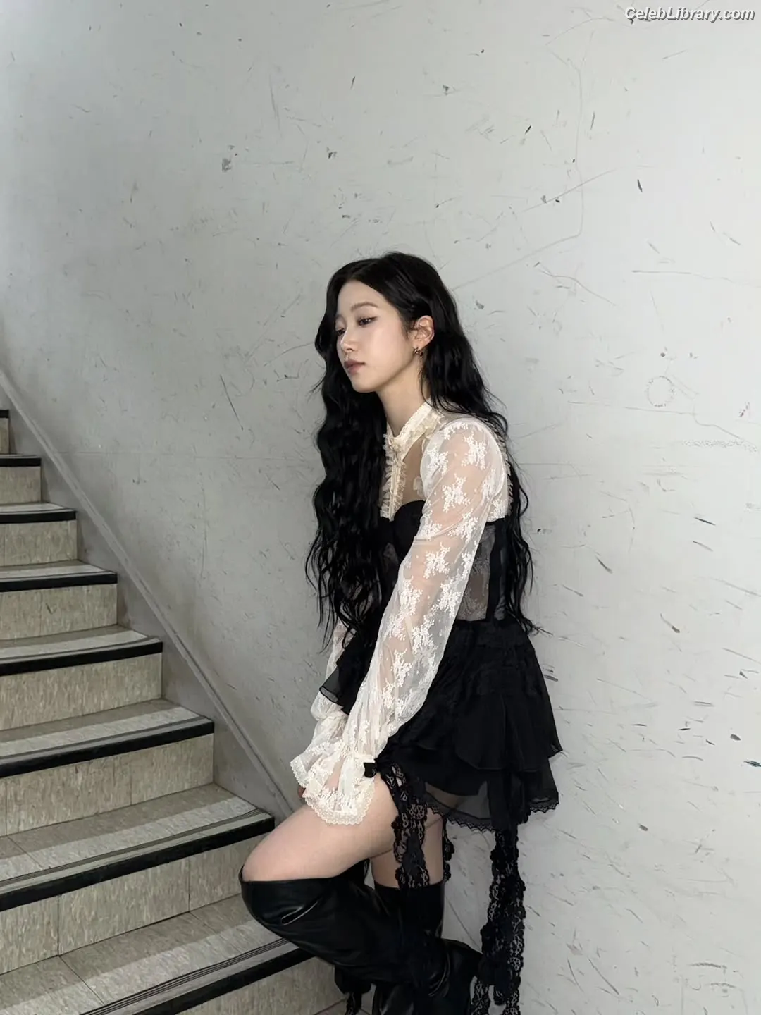 Kazuha Nakamura 中村 一葉 LESSERAFIM photo 6 of 459