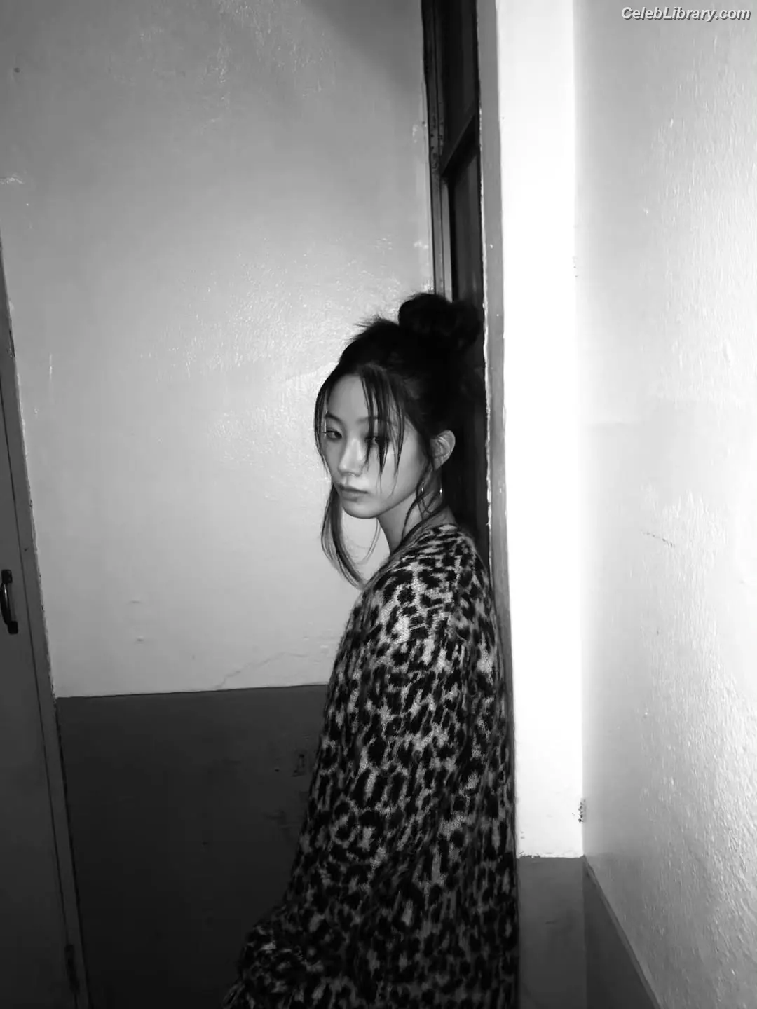 Kazuha Nakamura 中村 一葉 LESSERAFIM photo 2 of 459